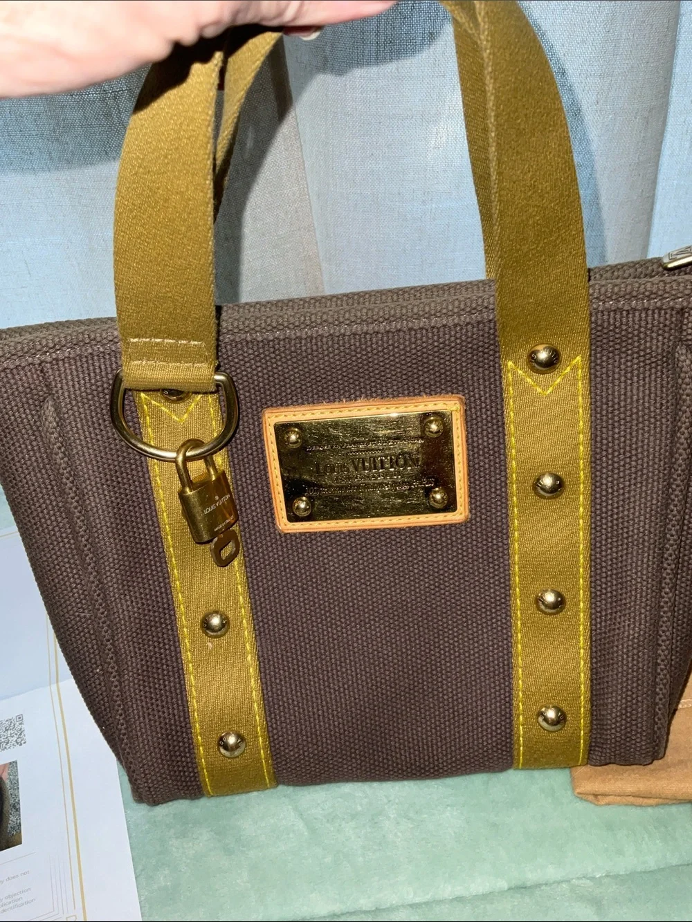 LV hand bag 8X10 excellent condition
